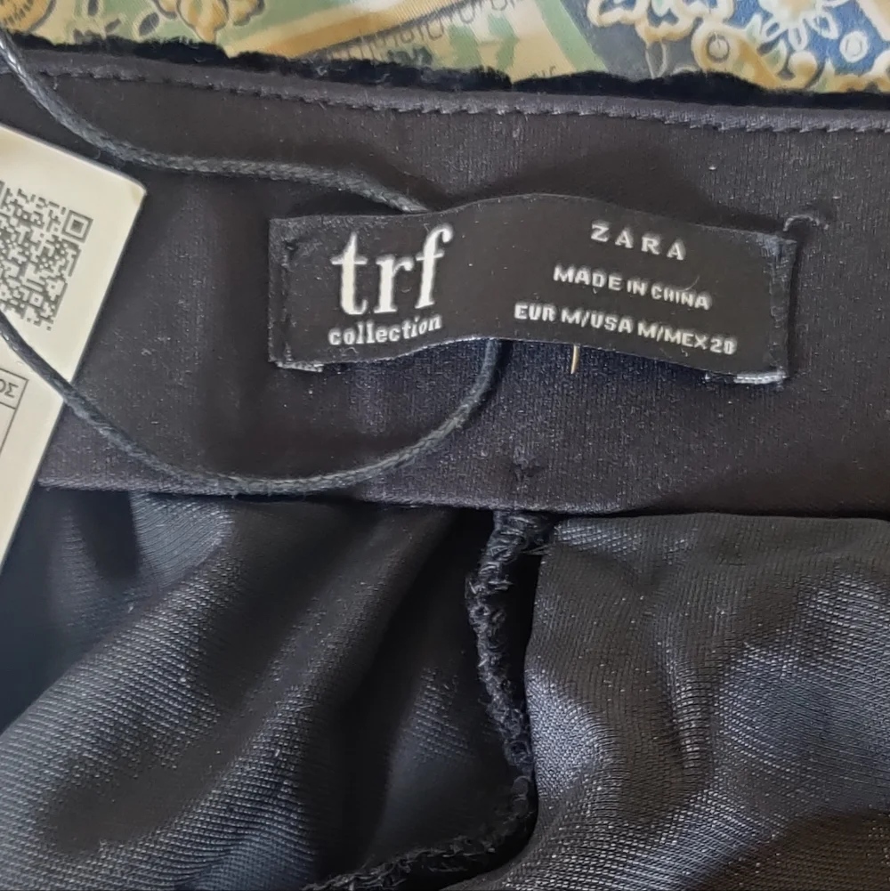 Zara Black Textured Velvet Pants - Picture 10 of 16